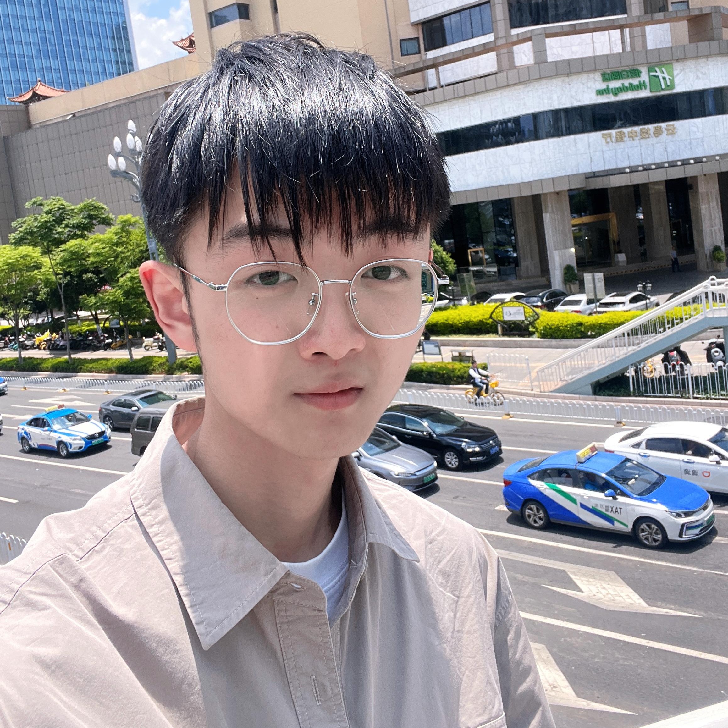 Junhua HU
